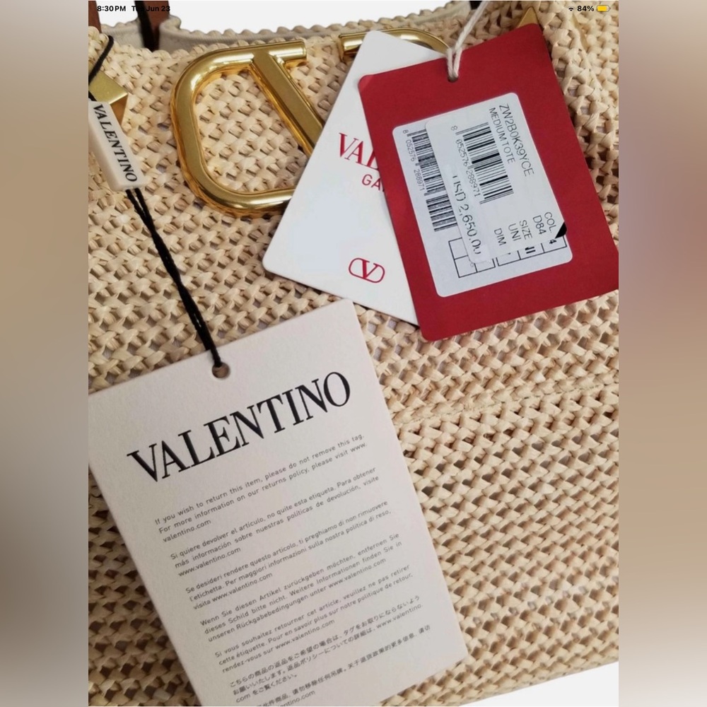 Valentino Garavani Vlogo straw medium tote - Picture 14 of 16